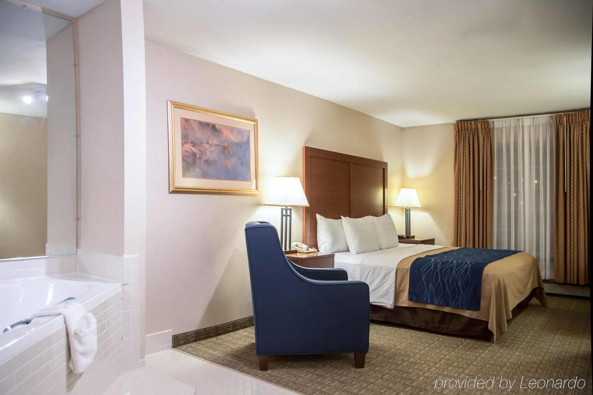 Отель Wingate By Wyndham Anchorage Downtown - Ship Creek Экстерьер фото